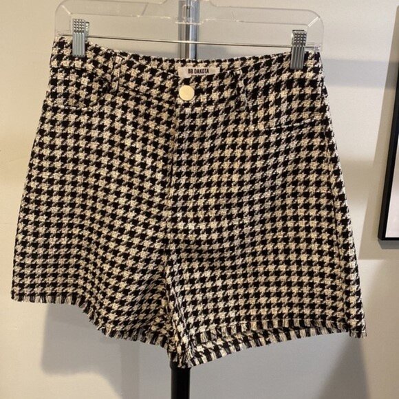 BB DAKOTA Release The Hounds Black and White Tweed Houndstooth Shorts - Picture 3 of 5
